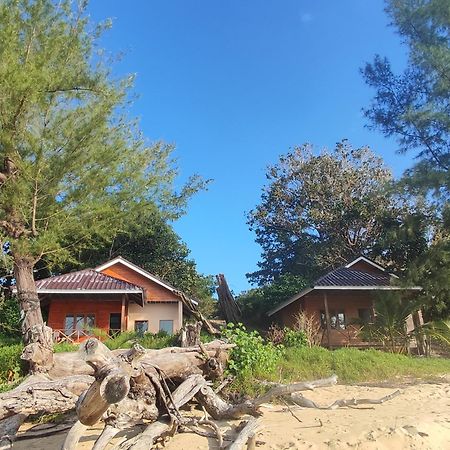 Jansom Bungalow 2 Koh Phayam Exterior foto
